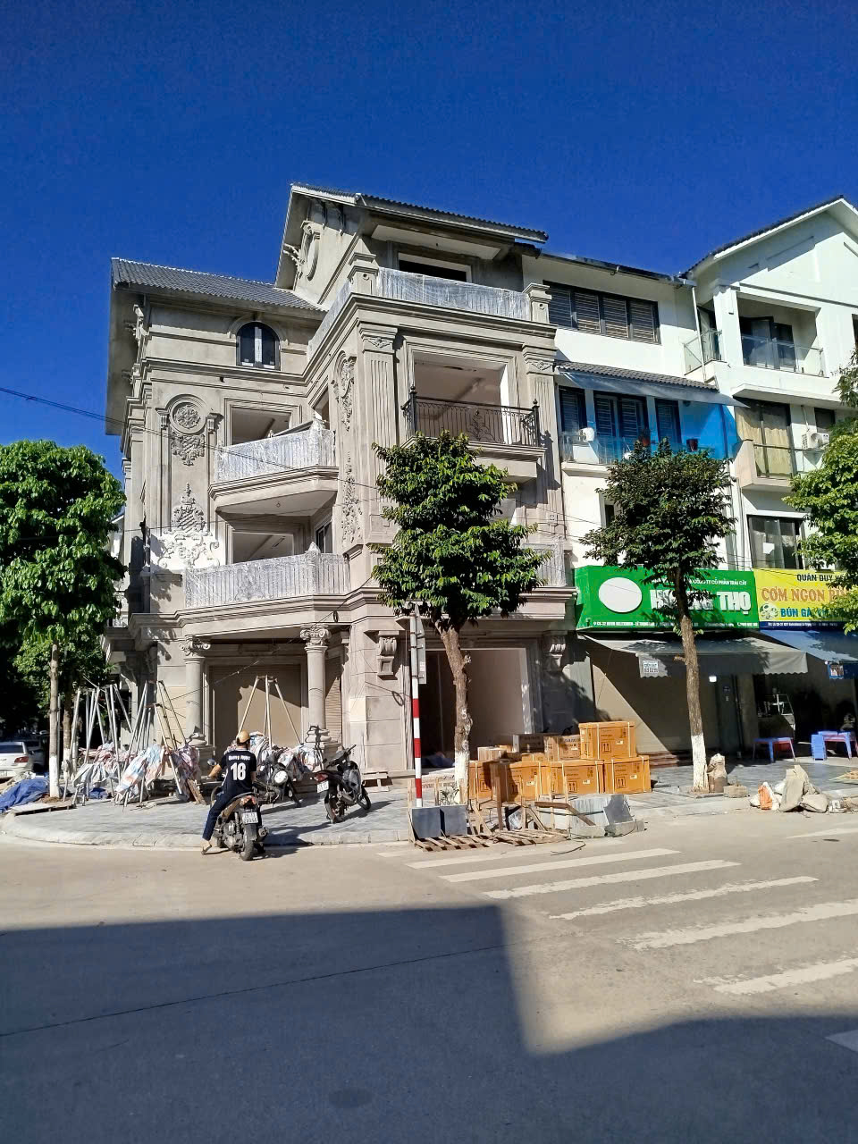 Biệt thự góc hai mặt tiền của anh Tiến tại khu đô thị Geleximco do Sefico thi công điều hòa